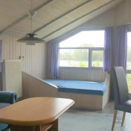 4 Personen Mit Kaminofen, Kanu Und Herrlichem Seeblick In