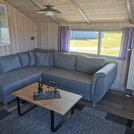 4 Personen Mit Kaminofen, Kanu Und Herrlichem Seeblick In *