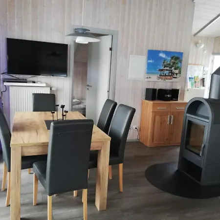 Ferienhaus 4 Personen Mit Kaminofen, Kanu Und Herrlichem Seeblick In Otterndorf