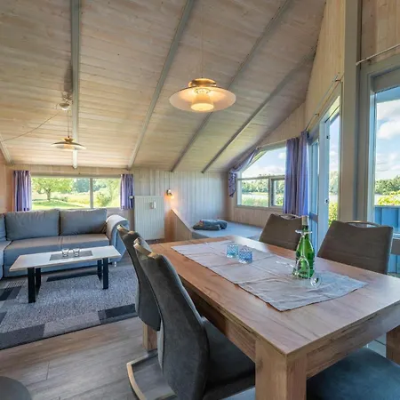 4 Personen Mit Kaminofen, Kanu Und Herrlichem Seeblick In *