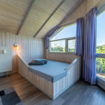 4 Personen Mit Kaminofen, Kanu Und Herrlichem Seeblick In * Otterndorf