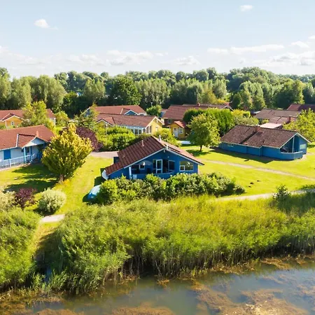 4 Personen Mit Kaminofen, Kanu Und Herrlichem Seeblick In Otterndorf
